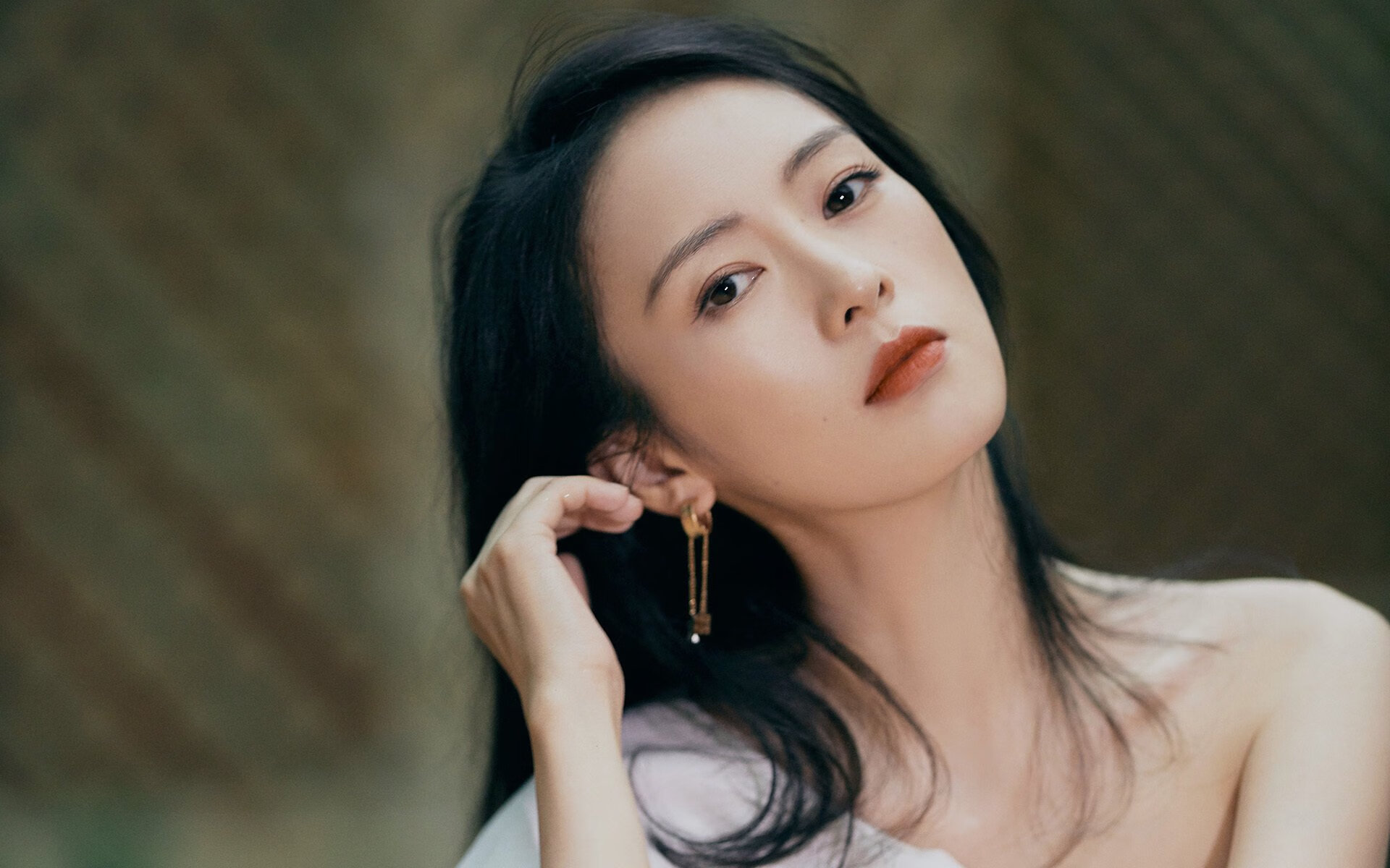 球迷用行动支持主队自发组织远征团形成壮观观赛画面